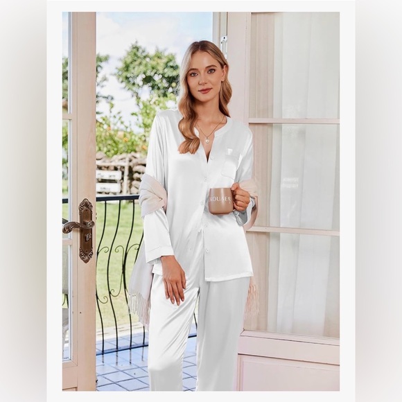 Ekouaer Long Sleeve White Satin Bridal Wedding 2 piece Pajamas Size S (Top NWT!) - Picture 3 of 7